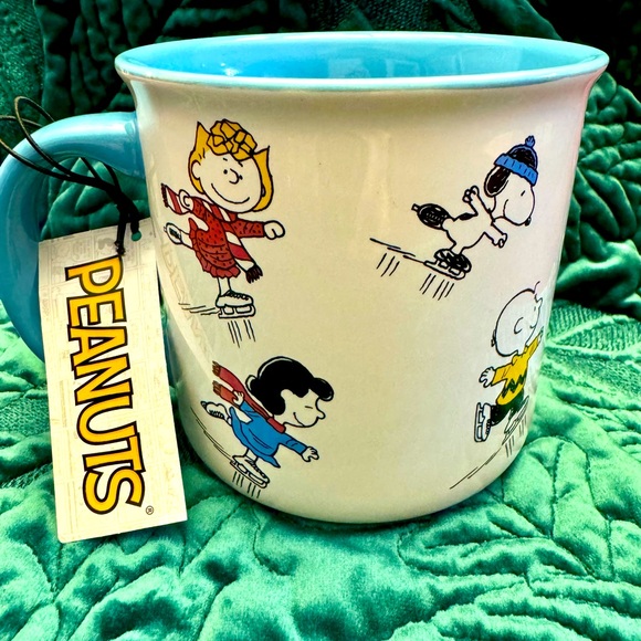Peanuts Other - Peanuts Snoopy characters mug with ice skating design 20oz